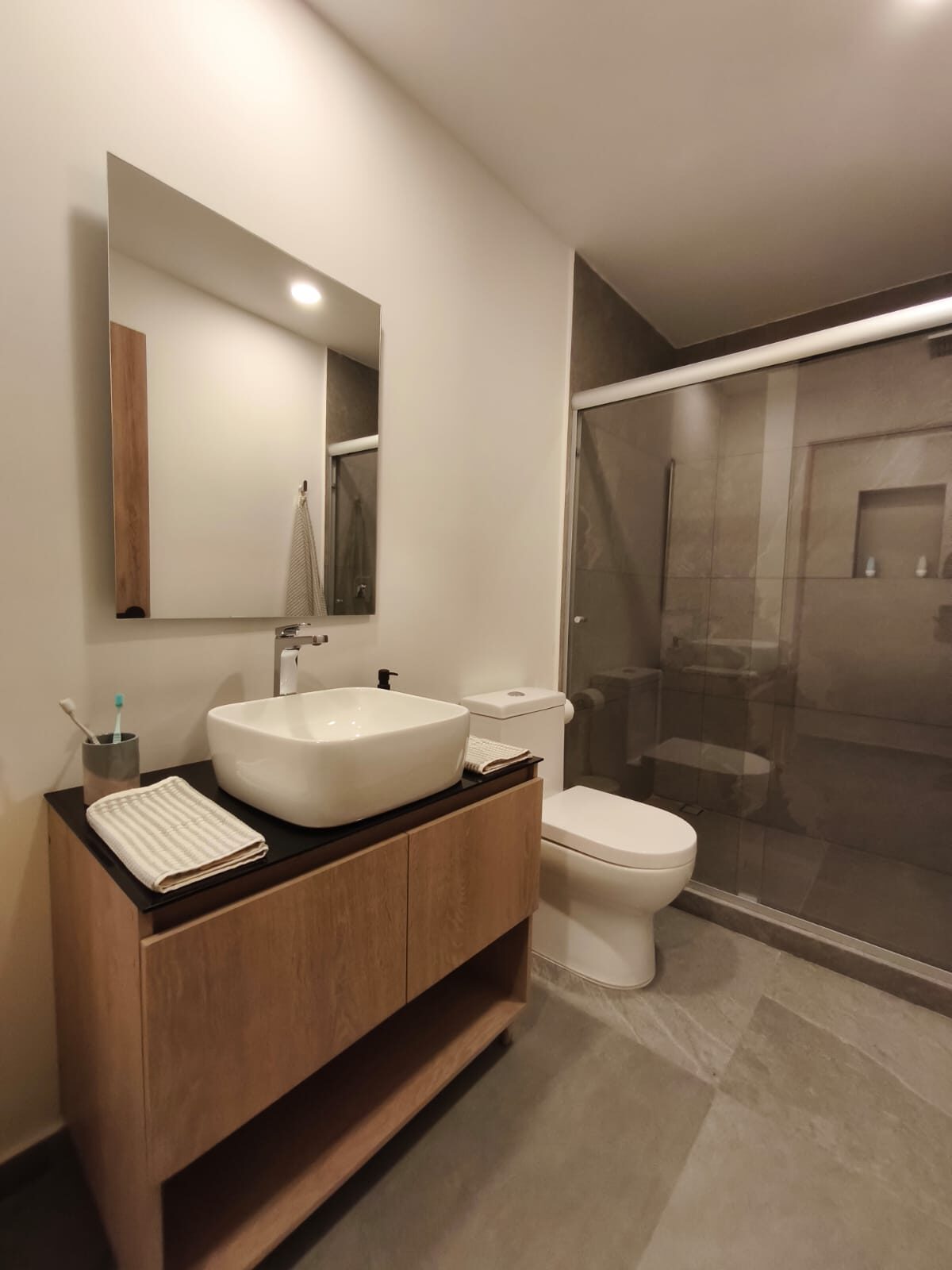 Interior de departamento en Granada (foto 4)