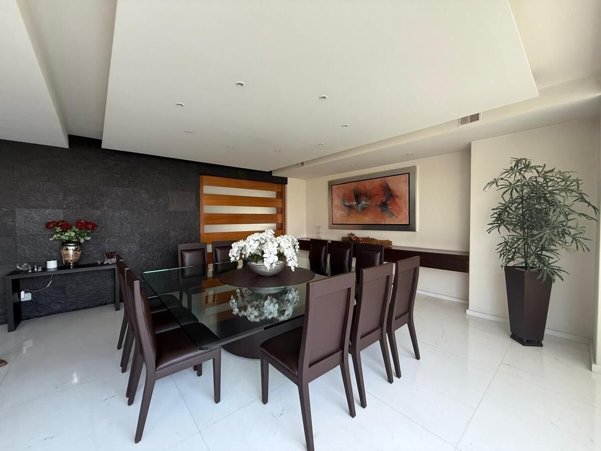 Interior de departamento en Lomas Country Club (foto 1)