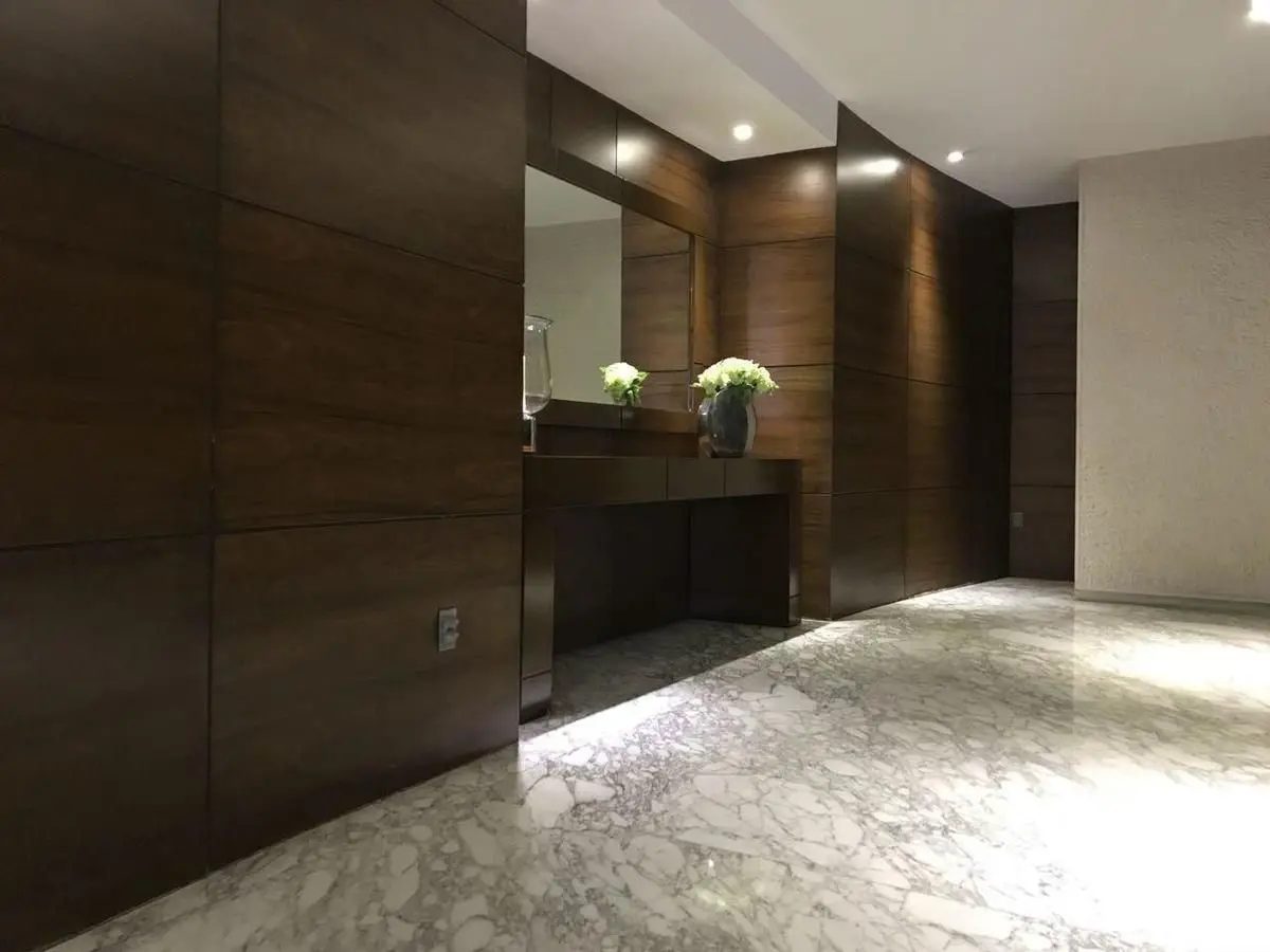 Interior de departamento en Bosques de las Lomas (foto 1)