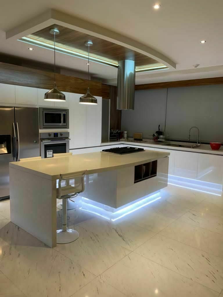 Interior de departamento en Bosques de las Lomas (foto 1)