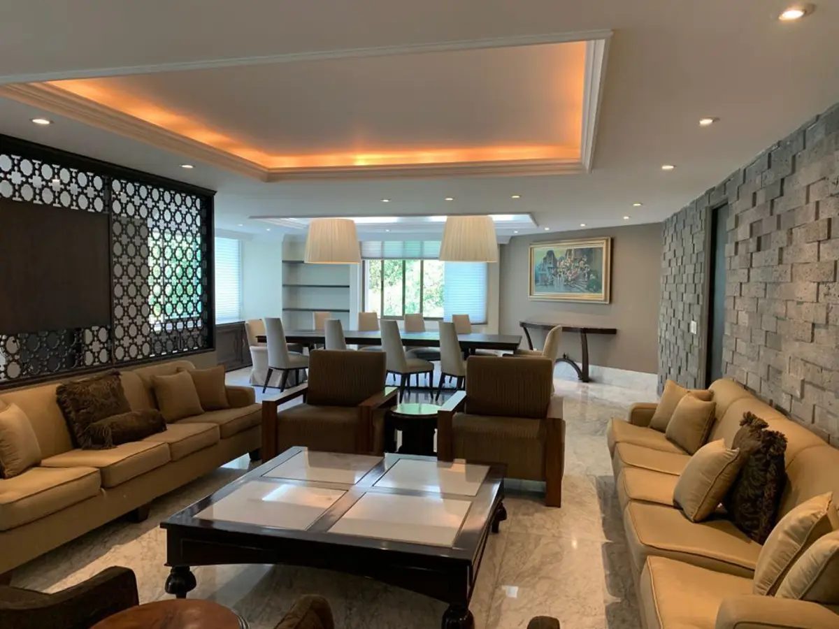 Interior de departamento en Bosques de las Lomas (foto 1)