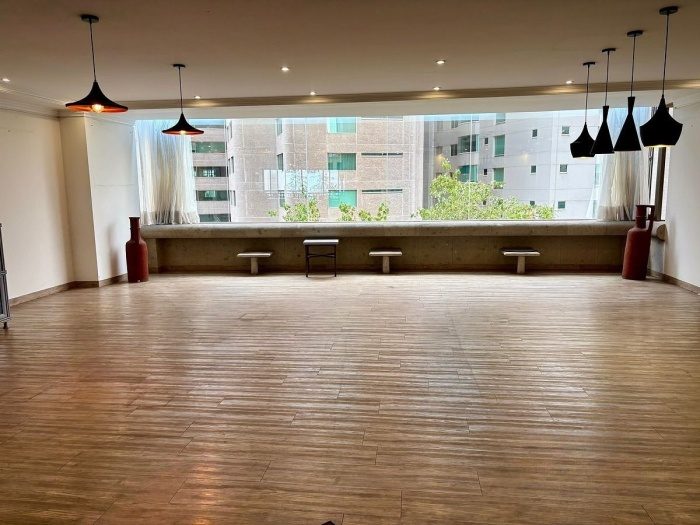 Interior de departamento en Bosques de las Lomas (foto 1)