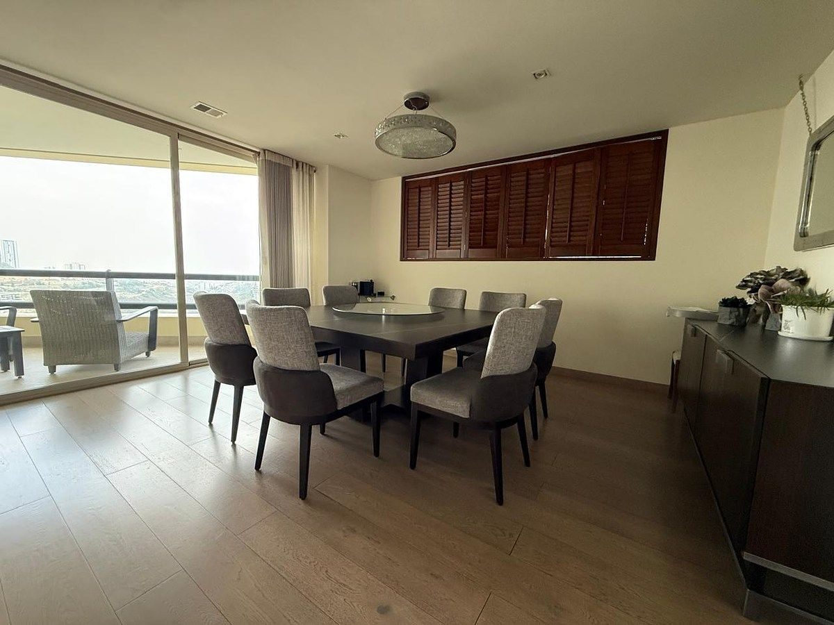 Interior de departamento en Lomas Country Club (foto 1)