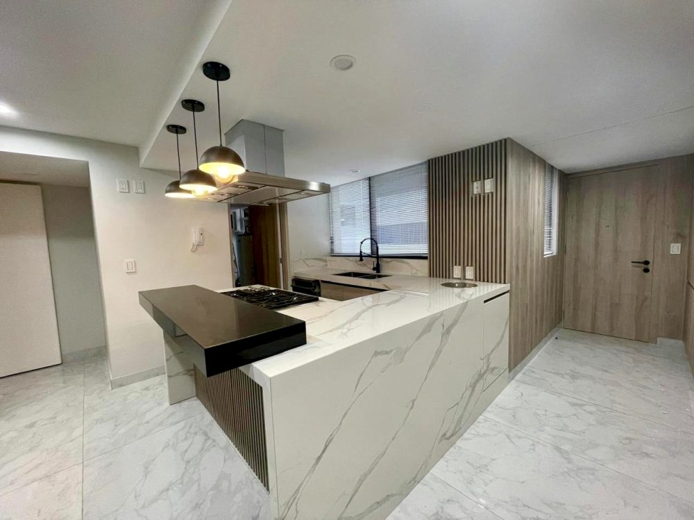 Interior de departamento en Bosques de las Lomas (foto 5)