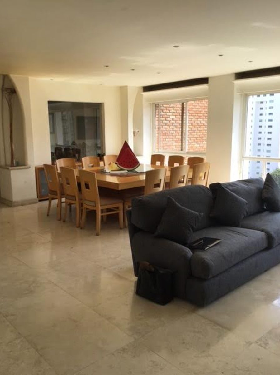 Interior de departamento en Interlomas (foto 1)
