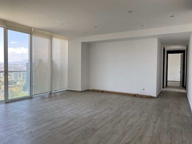 Interior de departamento en Bosque Real (foto 1)