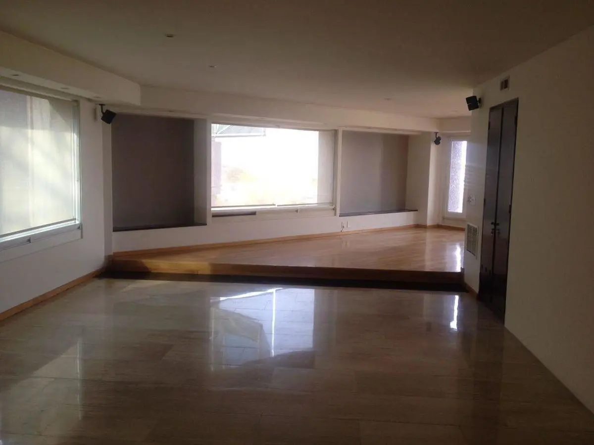 Interior de departamento en Bosques de las Lomas (foto 1)