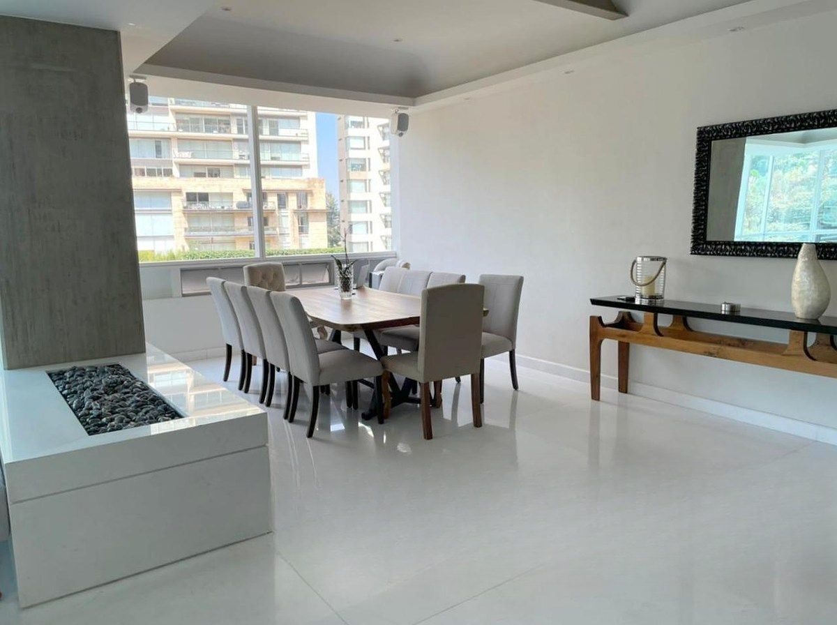 Interior de departamento en Bosques de las Lomas (foto 2)