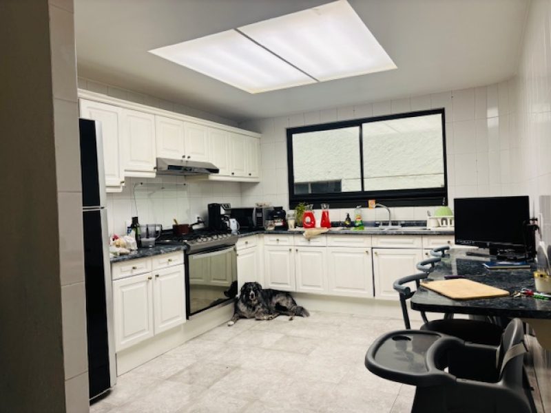 Interior de departamento en Bosques de las Lomas (foto 2)