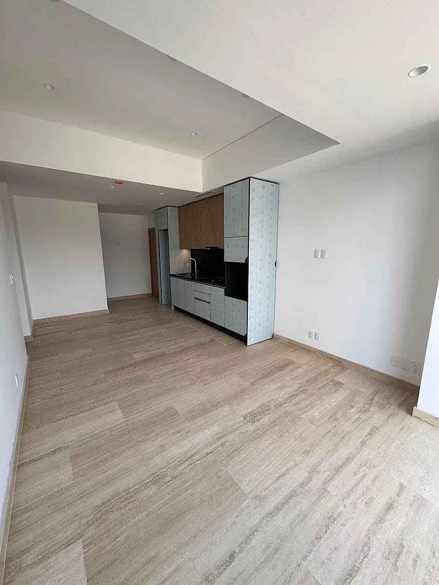 Interior de departamento en Bosques de las Palmas (foto 1)