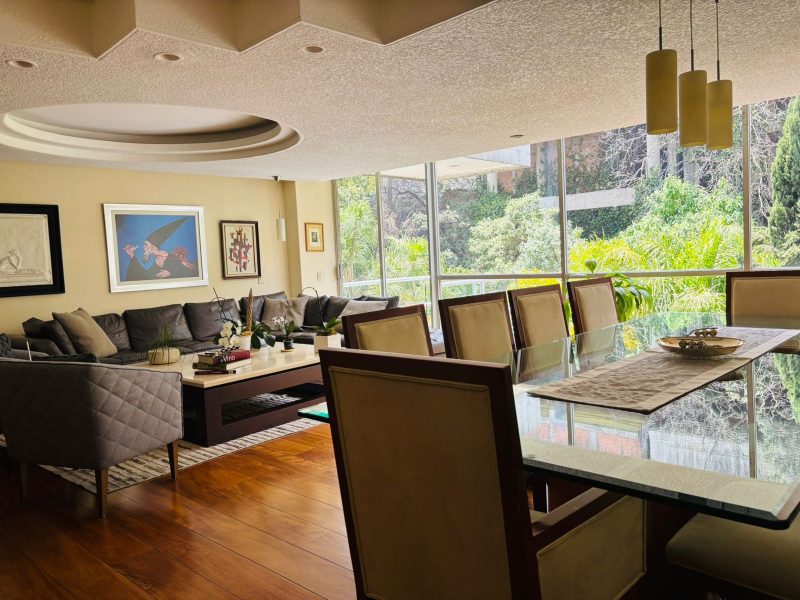 Interior de departamento en Bosques de las Lomas (foto 1)