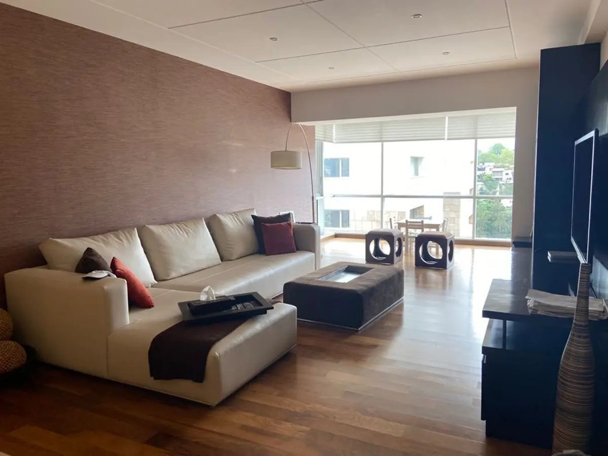 Interior de departamento en Bosques de las Lomas (foto 1)