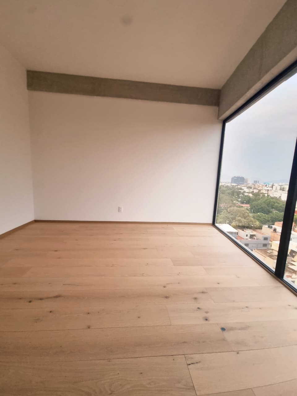 Interior de departamento en Granada (foto 1)
