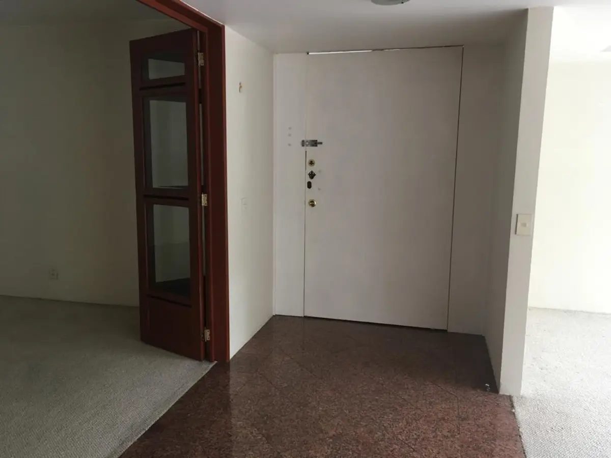 Interior de departamento en Bosques de las Lomas (foto 3)