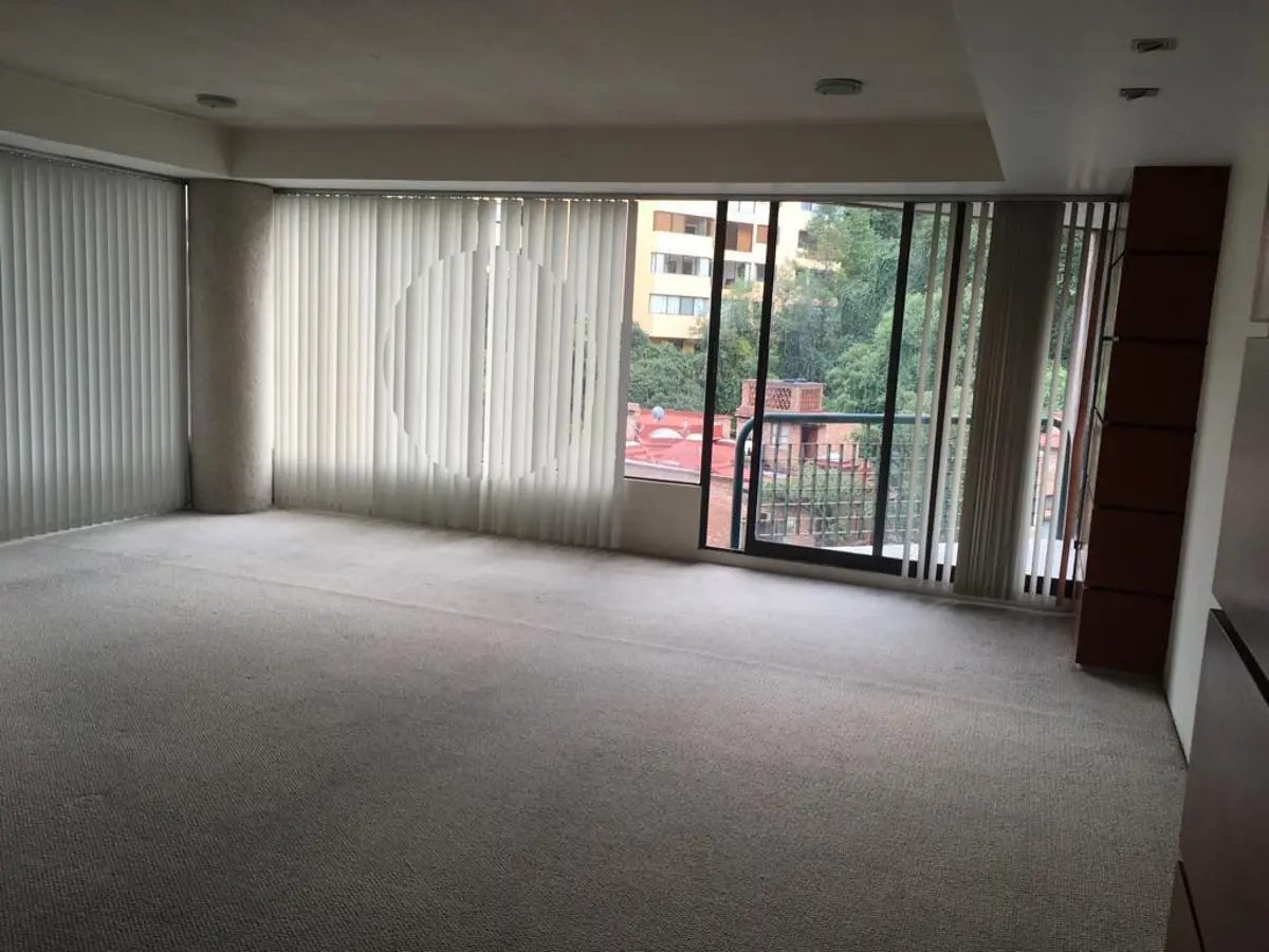 Interior de departamento en Bosques de las Lomas (foto 2)