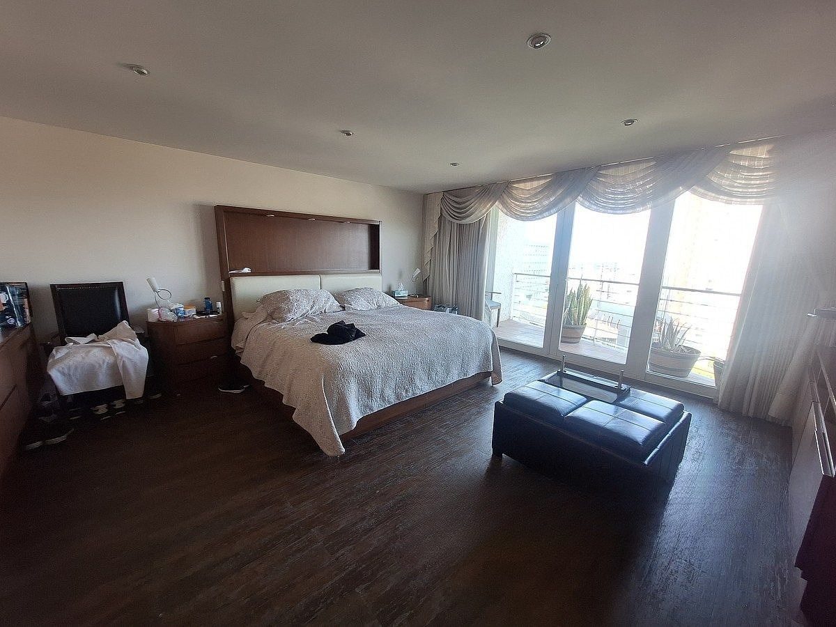 Interior de departamento en Bosques de las Lomas (foto 4)