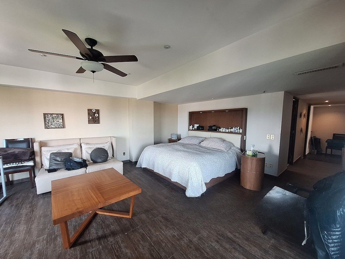 Interior de departamento en Bosques de las Lomas (foto 5)