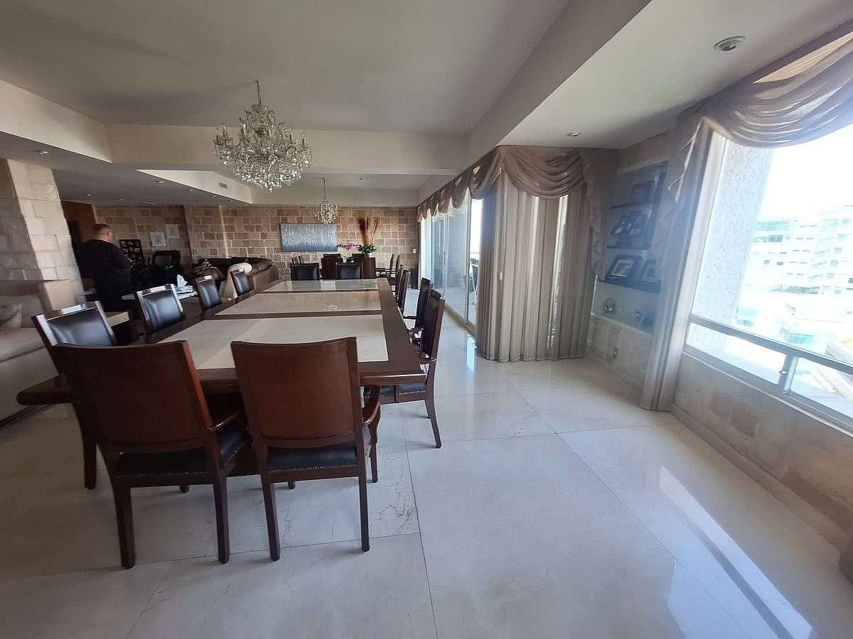 Interior de departamento en Bosques de las Lomas (foto 1)