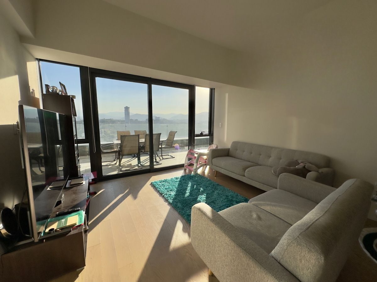 Interior de departamento en Bosque Real (foto 1)