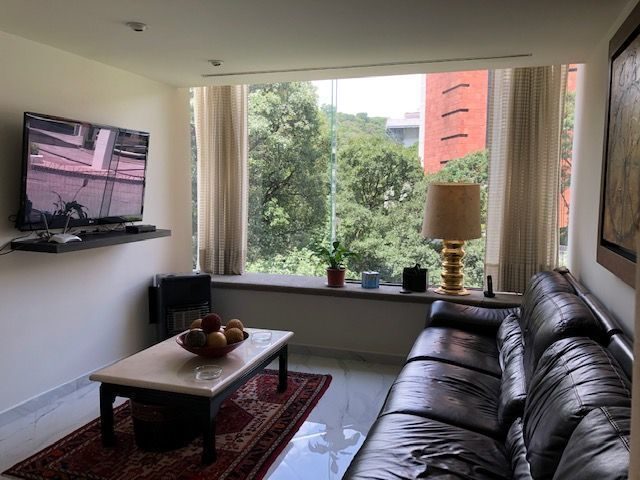 Interior de departamento en Bosques de las Lomas (foto 1)