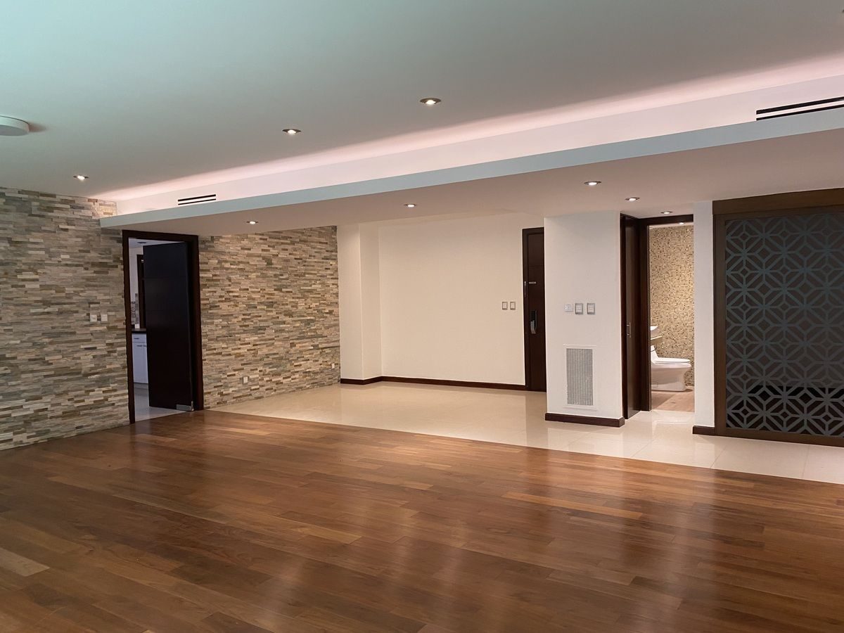 Interior de departamento en Bosques de las Lomas (foto 1)