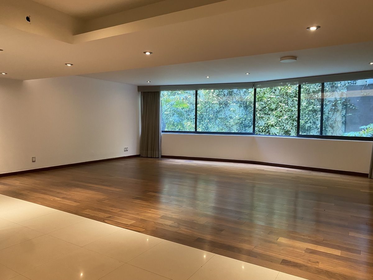 Interior de departamento en Bosques de las Lomas (foto 4)