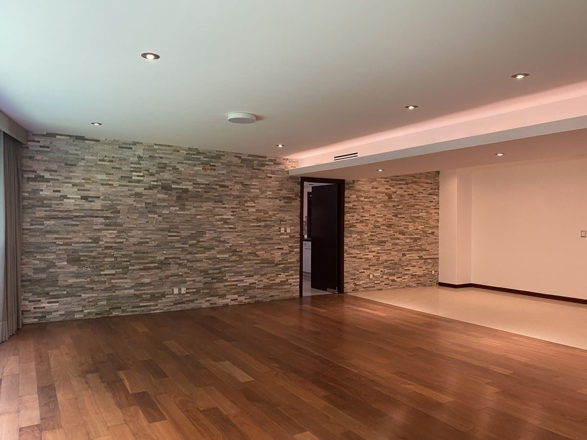 Interior de departamento en Bosques de las Lomas (foto 3)