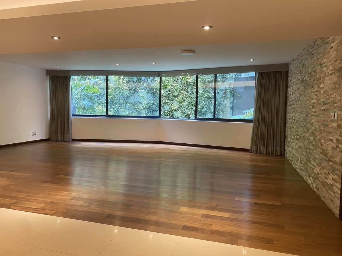Interior de departamento en Bosques de las Lomas (foto 5)