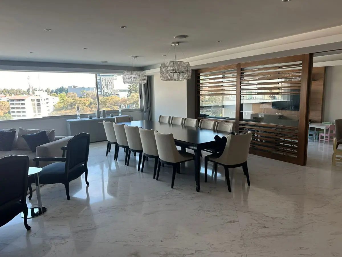 Interior de departamento en Bosques de las Lomas (foto 1)