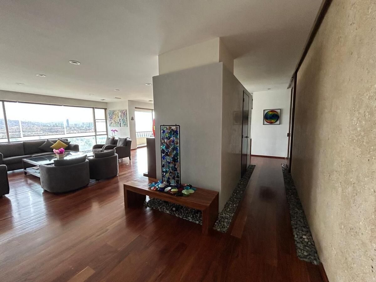 Interior de departamento en Lomas Country Club (foto 1)