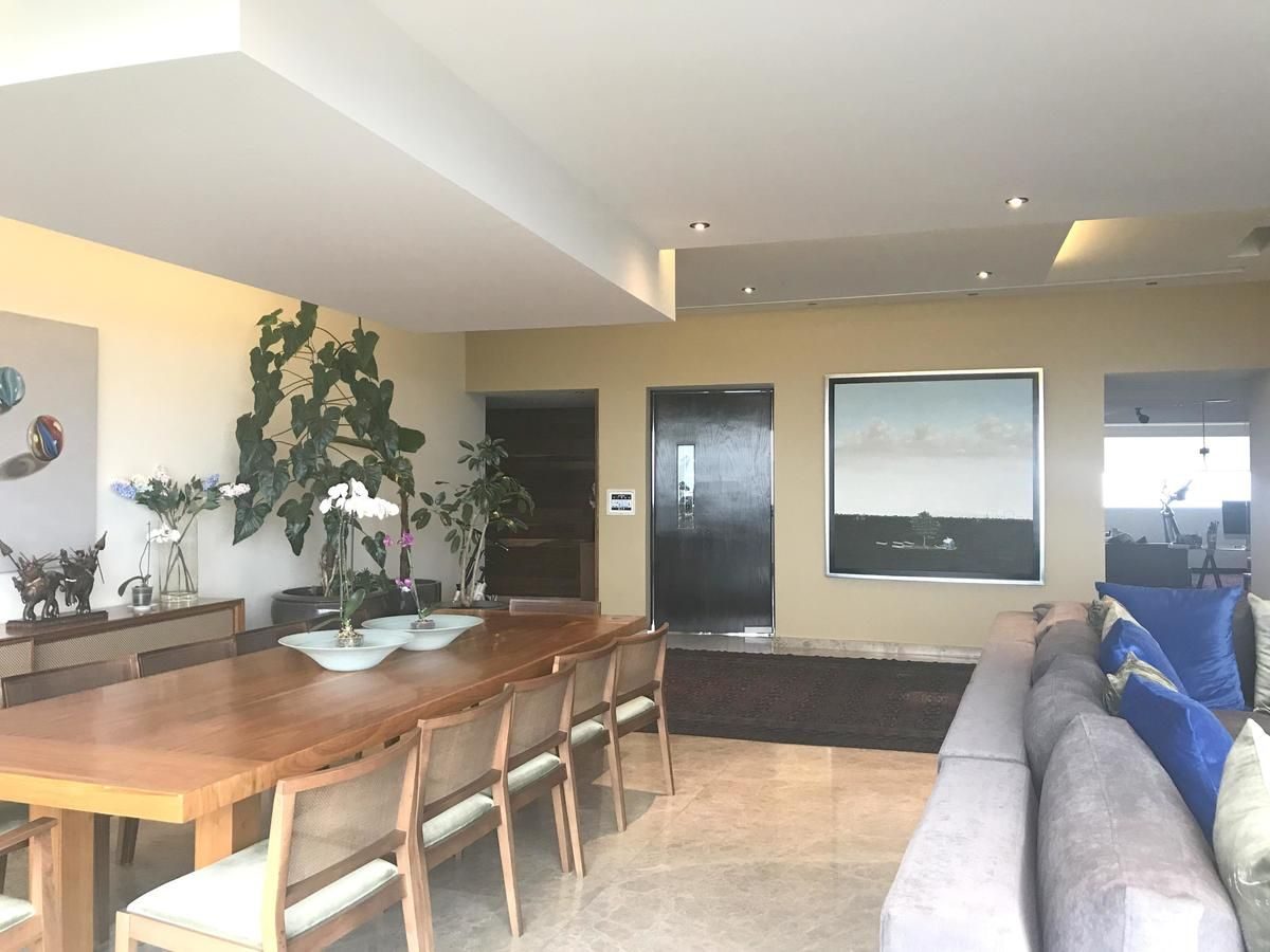 Interior de departamento en Bosques de las Lomas (foto 3)